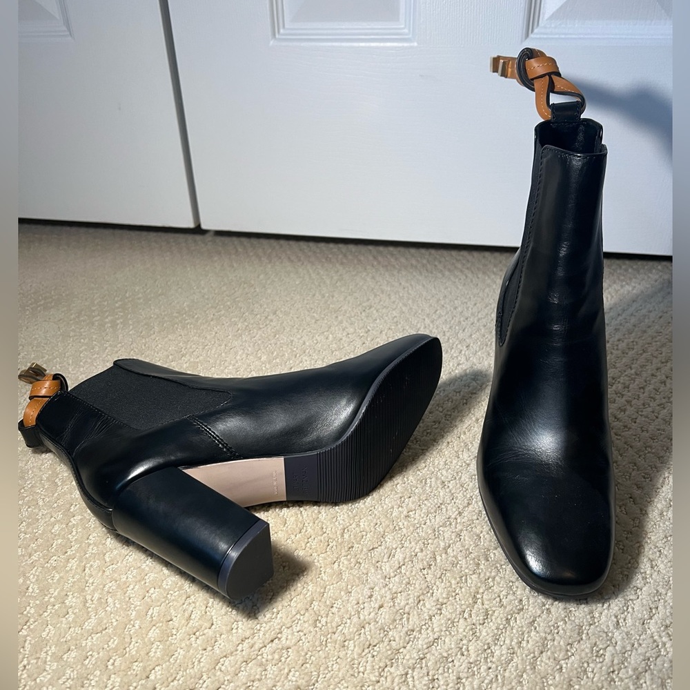 Stuart Weitzman black leather heel booties size 8.5 - Picture 3 of 4